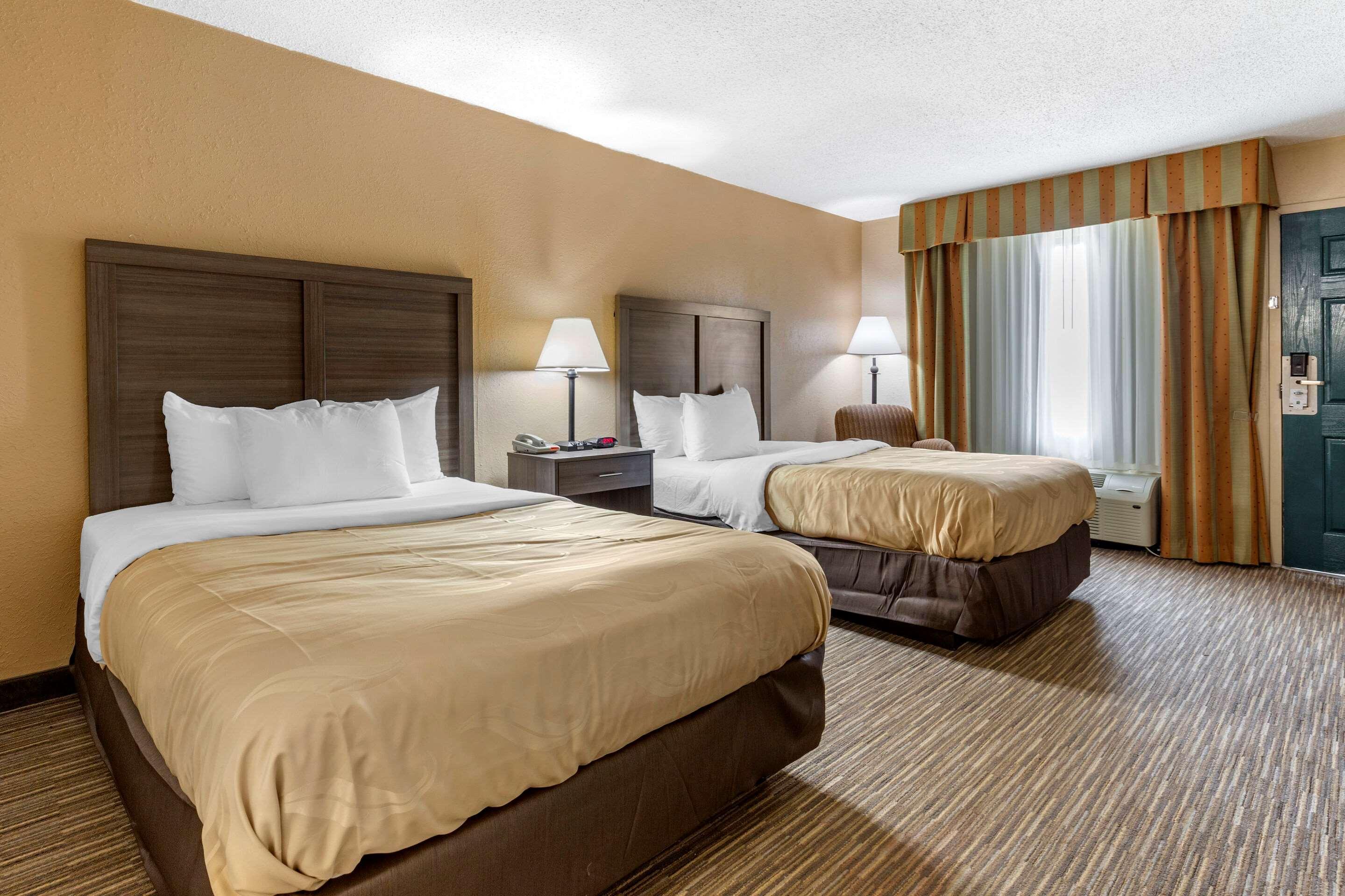 Quality Inn & Suites Hanes Mall Winston-Salem Buitenkant foto