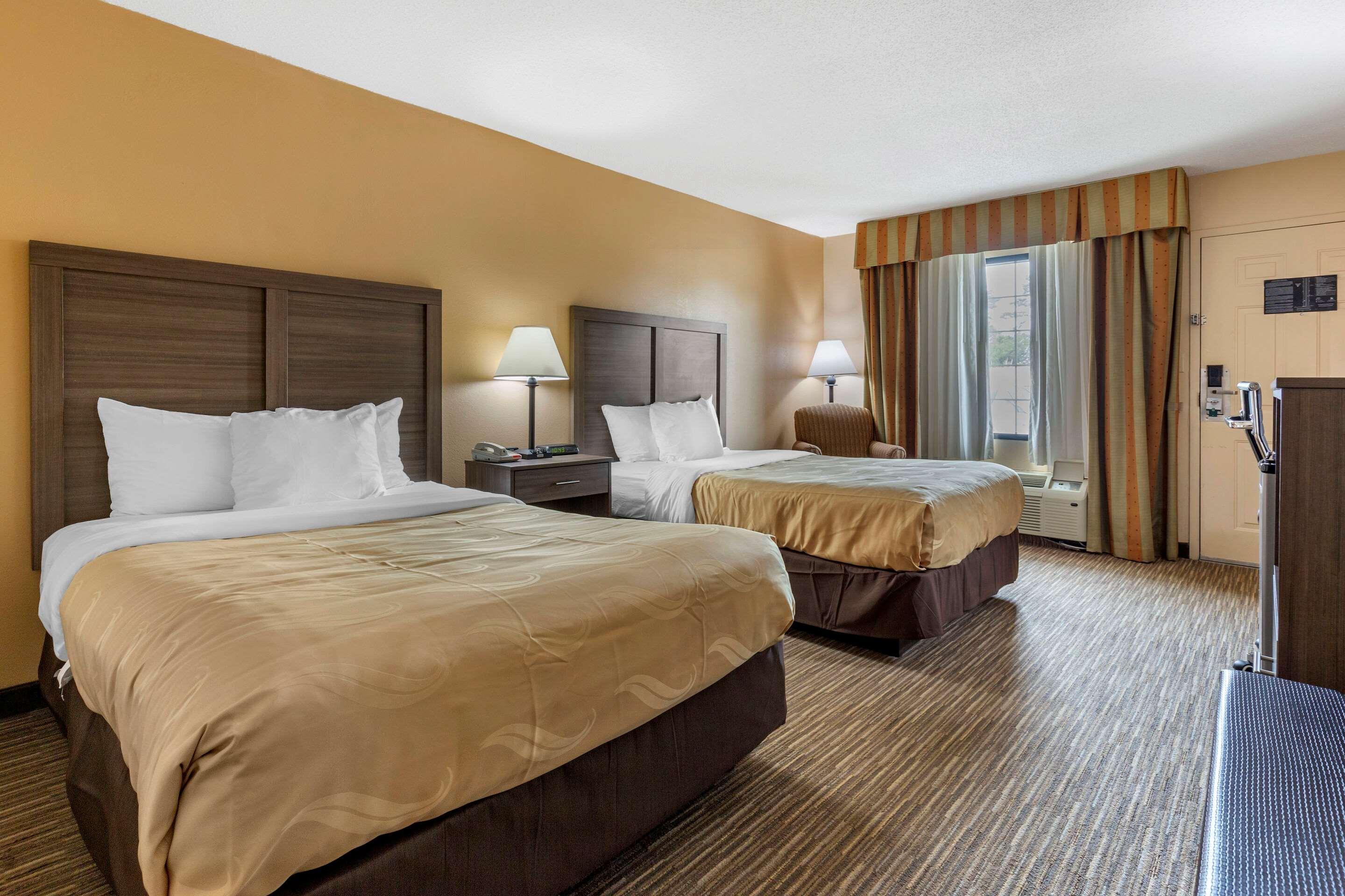 Quality Inn & Suites Hanes Mall Winston-Salem Buitenkant foto