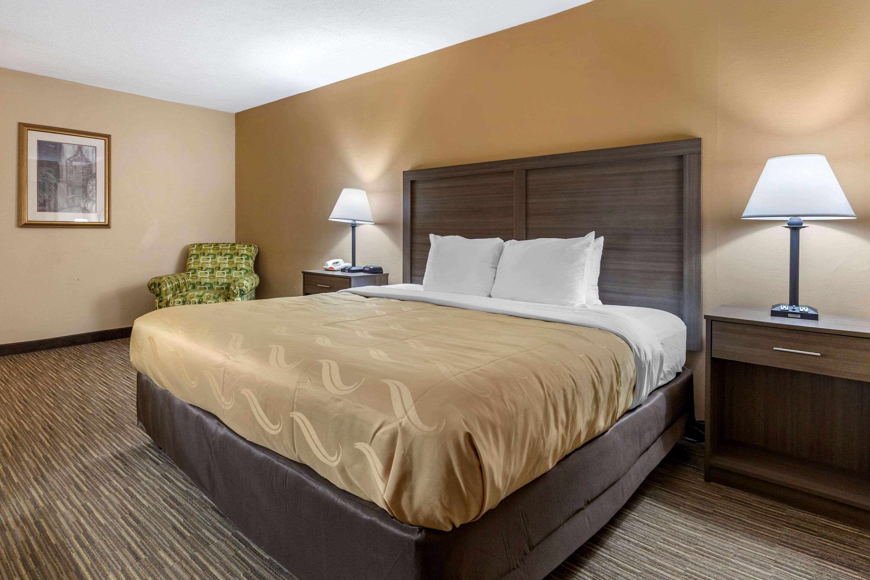 Quality Inn & Suites Hanes Mall Winston-Salem Buitenkant foto