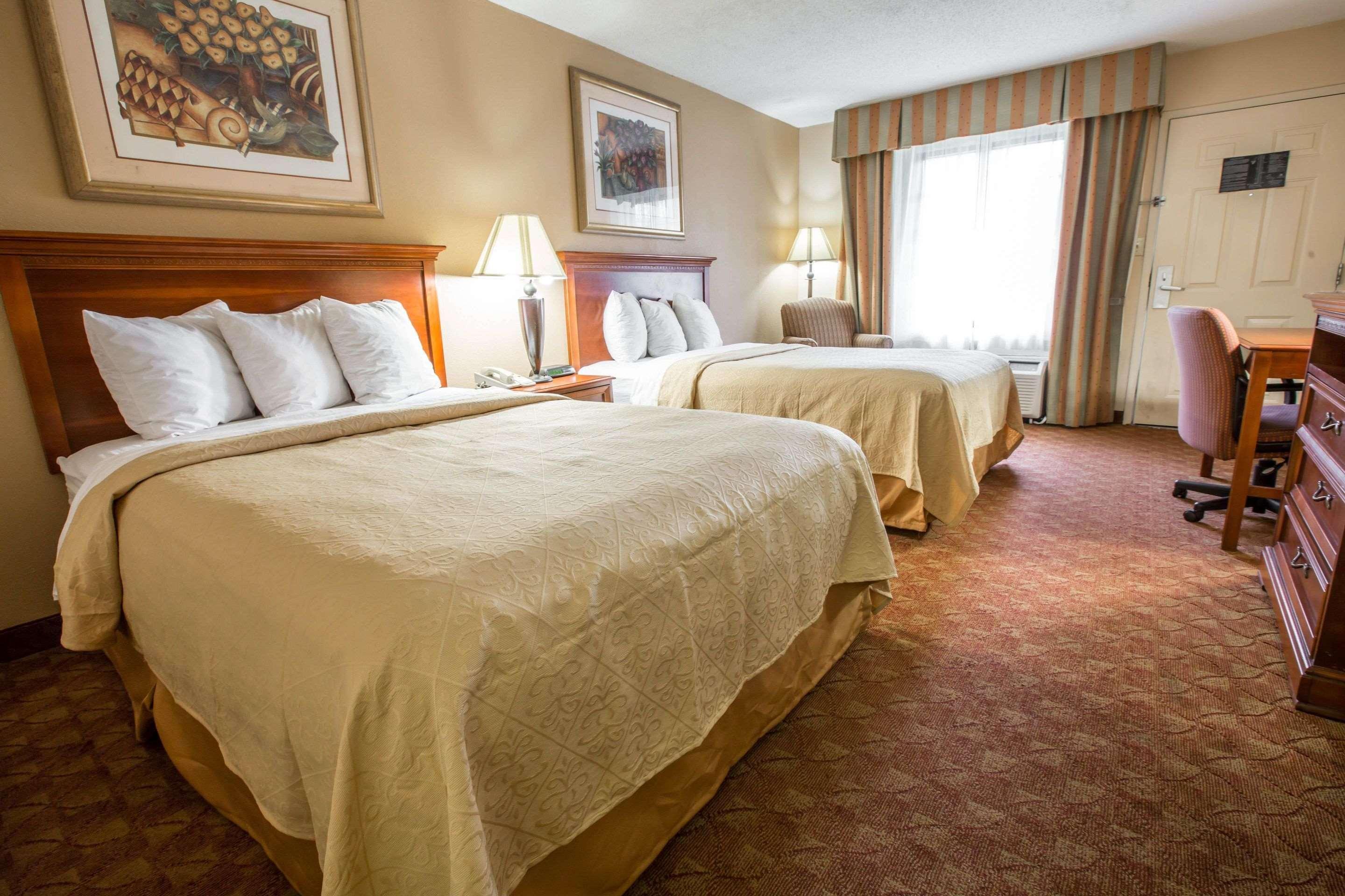 Quality Inn & Suites Hanes Mall Winston-Salem Buitenkant foto