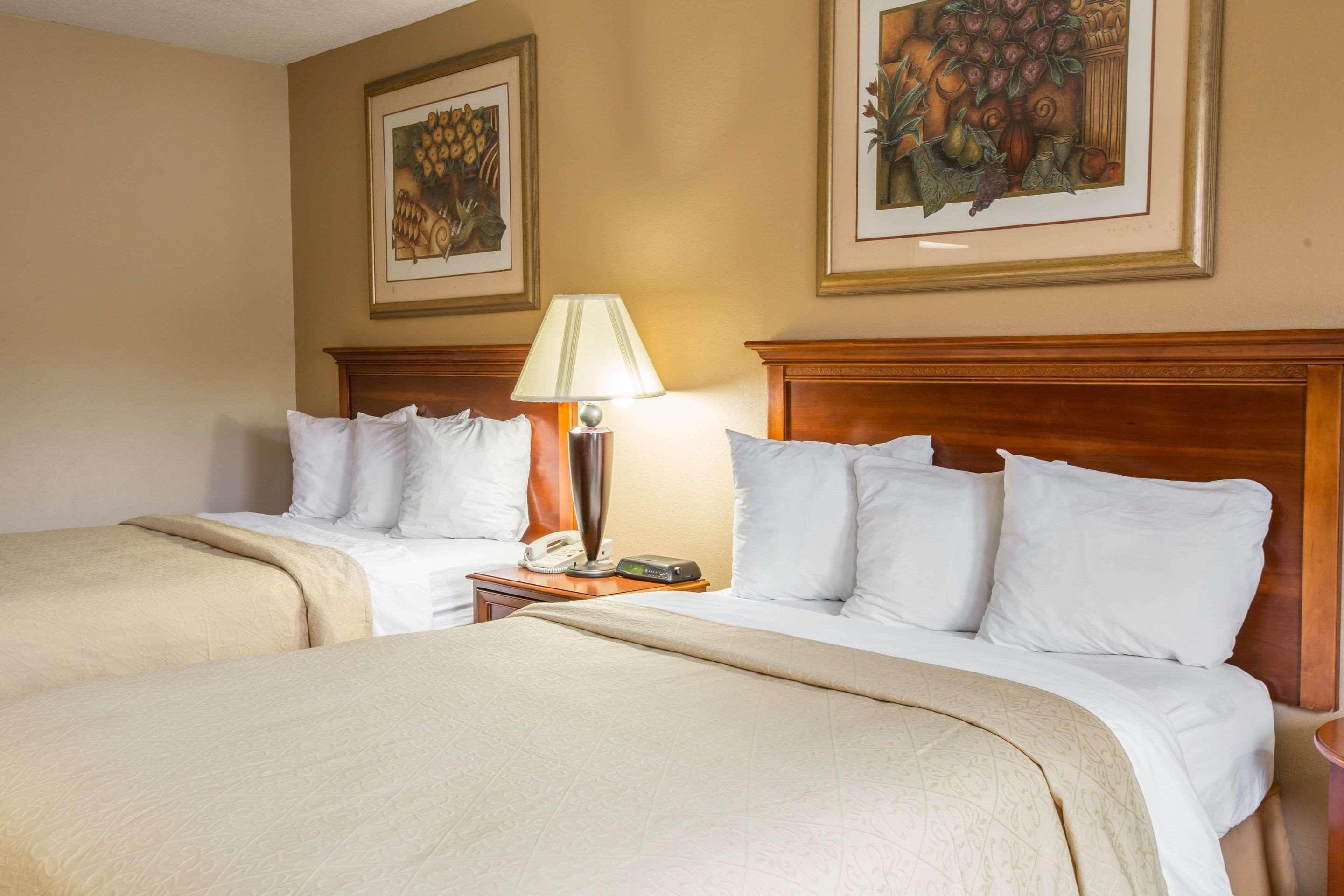 Quality Inn & Suites Hanes Mall Winston-Salem Buitenkant foto