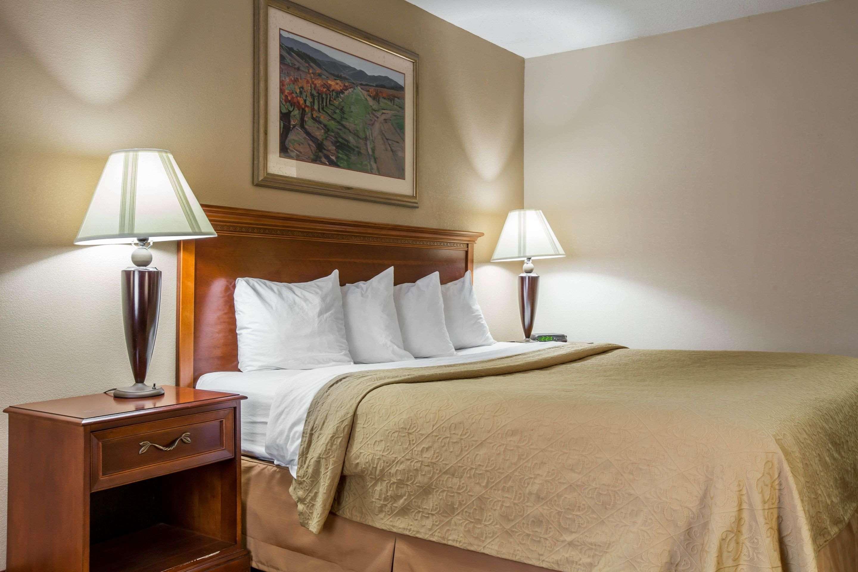Quality Inn & Suites Hanes Mall Winston-Salem Buitenkant foto