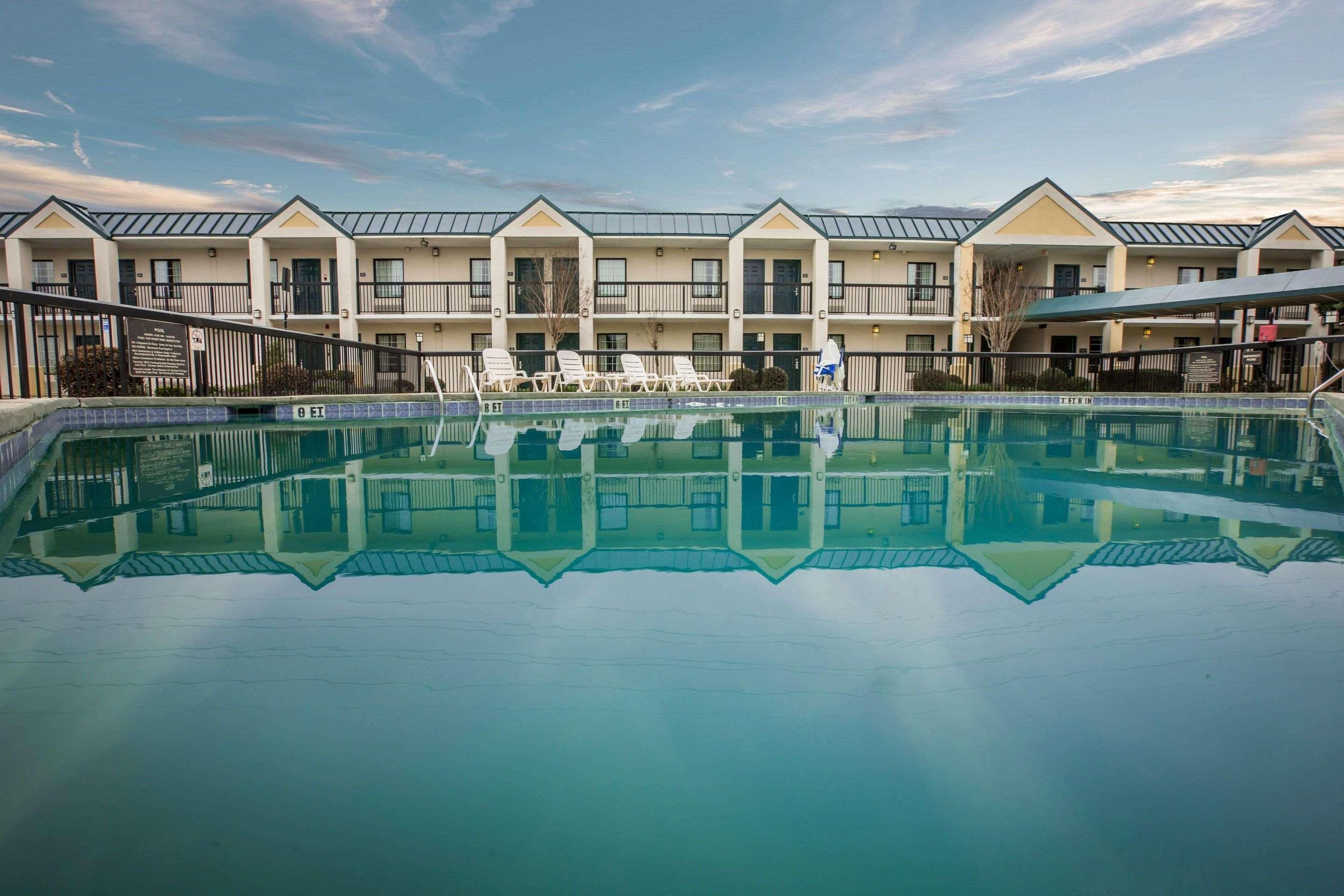 Quality Inn & Suites Hanes Mall Winston-Salem Buitenkant foto