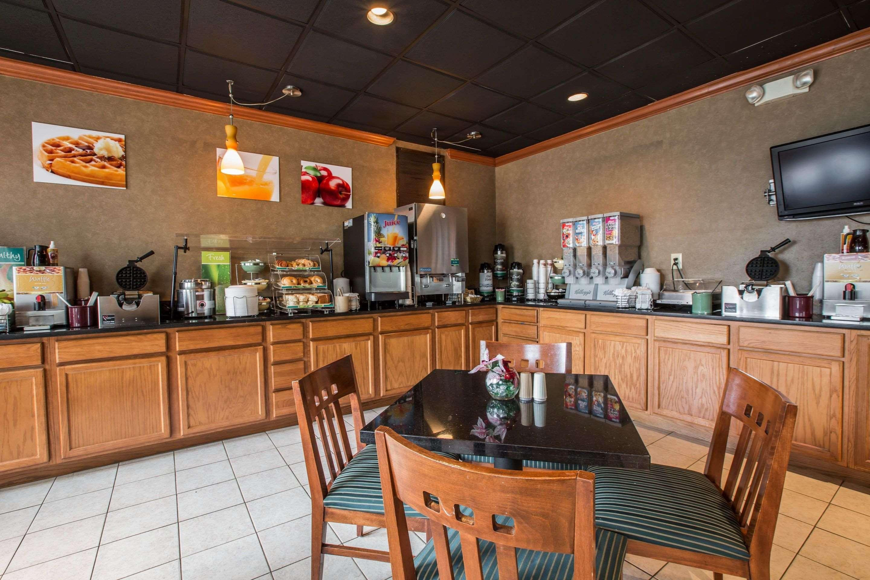 Quality Inn & Suites Hanes Mall Winston-Salem Buitenkant foto