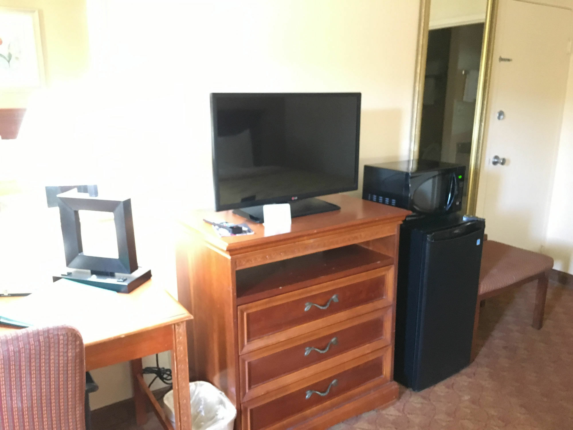 Quality Inn & Suites Hanes Mall Winston-Salem Buitenkant foto